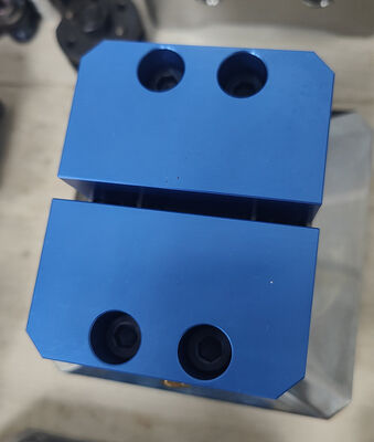 Fabbricazione in acciaio indurito con forza di blocco di 18KN e precisione di ripetizione di 0,005 mm per la lavorazione CNC