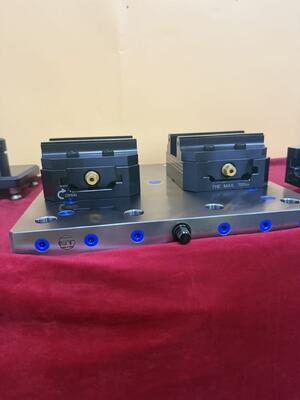 Fabbricazione per la tenuta del pezzo di lavoro in acciaio CNC rigido regolabile su più assi