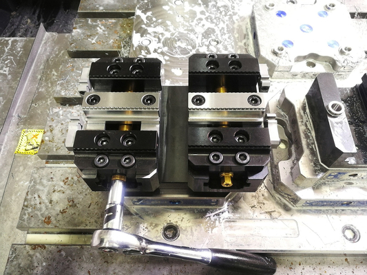 3Kg Infissi Asse 50mm Intervallo Di Bloccaggio Morsa A 4 Assi Acciaio Inossidabile