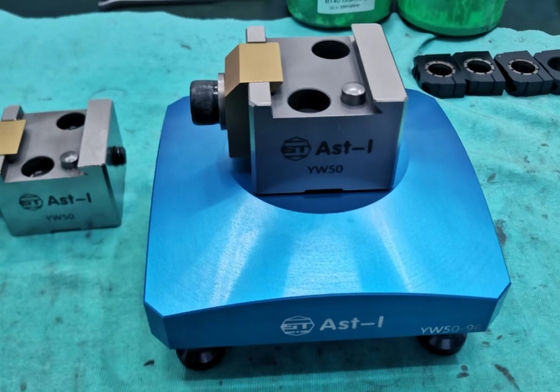 Morsa a macchina CNC di precisione flessibile Morsa manuale a 5 assi YW50-96