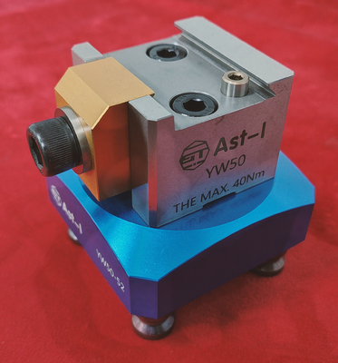 Acciaio legato YW50-52 della macchina di 4 assi del dispositivo a coda di rondine di precisione dell'OEM