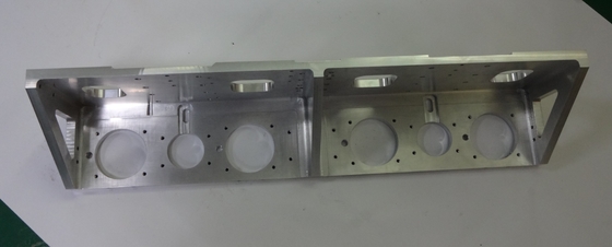 Parti di lavorazione CNC di sbavatura Parti di rame CNC di precisione da 850 mm