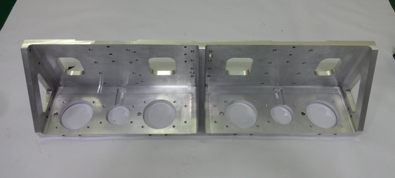 Parti di lavorazione CNC di sbavatura Parti di rame CNC di precisione da 850 mm