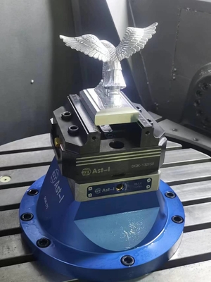 Dispositivi e sistemi di bloccaggio autocentranti del vice di larghezza 130mm per CNC della colonna montante di 5 assi