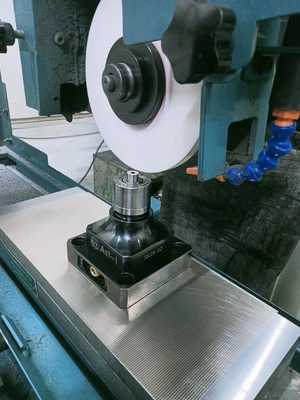 Tipo d'acciaio Superhard di ER dei dispositivi della fresatrice di precisione per la pressione di CNC di 3/4/5 assi