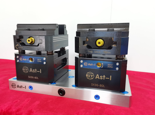 4 bulloni 3/4/5 di accessorio dei dispositivi di asse di funzionamento di CNC di asse