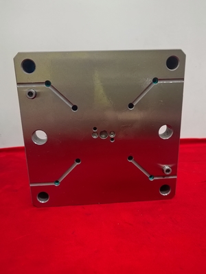 SK9652-S205 Bloccaggio per attrezzatura a punto zero per lavorazione CNC a 3/4/5 assi, materiale acciaio, con riposizionamento ripetuto 0,005 mm