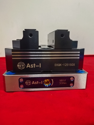 SK9652-S205 Bloccaggio per attrezzatura a punto zero per lavorazione CNC a 3/4/5 assi, materiale acciaio, con riposizionamento ripetuto 0,005 mm
