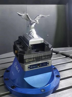 Dispositivi e sistemi di bloccaggio autocentranti del vice di larghezza 130mm per CNC della colonna montante di 5 assi